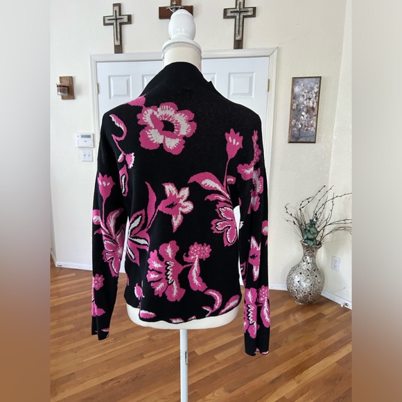 Ann Taylor Black w Pink Floral Sweater in Womens Small - Picture 3 of 4